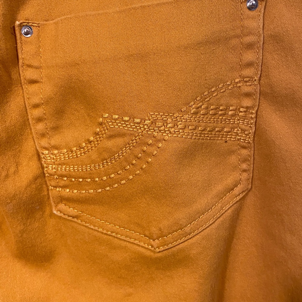 Women's Signature Studio Mustard Jeans Size 16